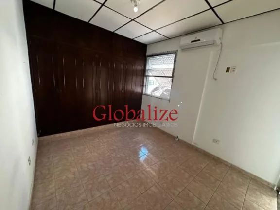Imagem Apartamento à venda com 48m², 1 quarto, 1 quadra da praia, vaga de garagem por R$375.000,00 na Pompéia em Santos