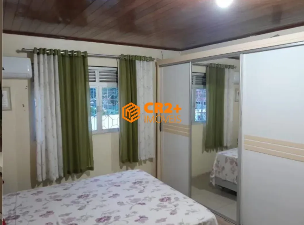Imagem Vendo casa 05 quartos, 03 suites, 3 vagas de garagem, 490m2 em Candeias.