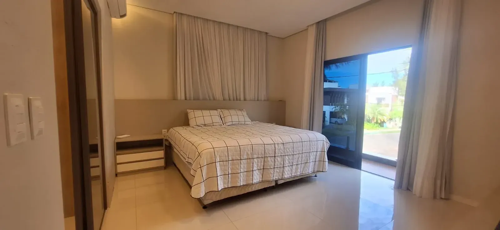 Imagem Casa de Condomínio com 3 Quartos à Venda, 420 m² em PIRES FAÇANHA - EUSEBIO
