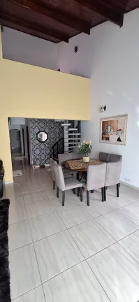 Imagem LINDO SOBRADO COM 4 SUITES, 600 MTS DA PRAIA