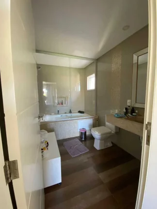 Imagem Casa mobiliada no Condomínio Caledônia com 4 dormitórios sendo 3 suítes e 4 vagas em Camboriú