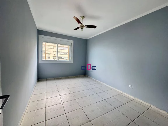 Imagem Apartamento com 3 dormitórios sendo 1 suite e dep completa deempragada na quadra da praia à venda, 137 m² por R$ 790.000 - Gonzaga - Santos/SP