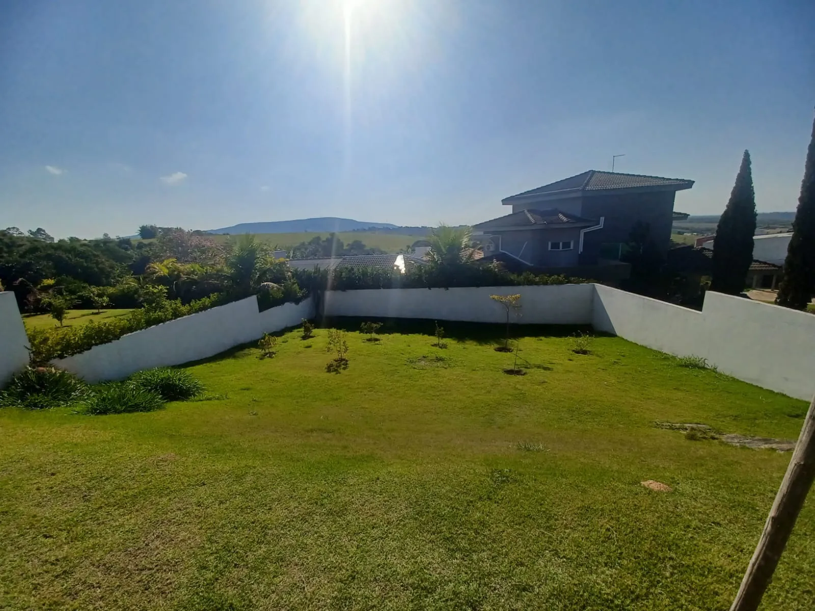 Imagem Casa de 350,00m² Construído Localizada no Condomínio Residencial Village Ipanema I!