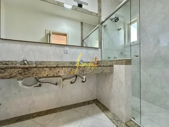 Imagem Excelente sobrado no condominio Lagos com Piscina e 04 suites
