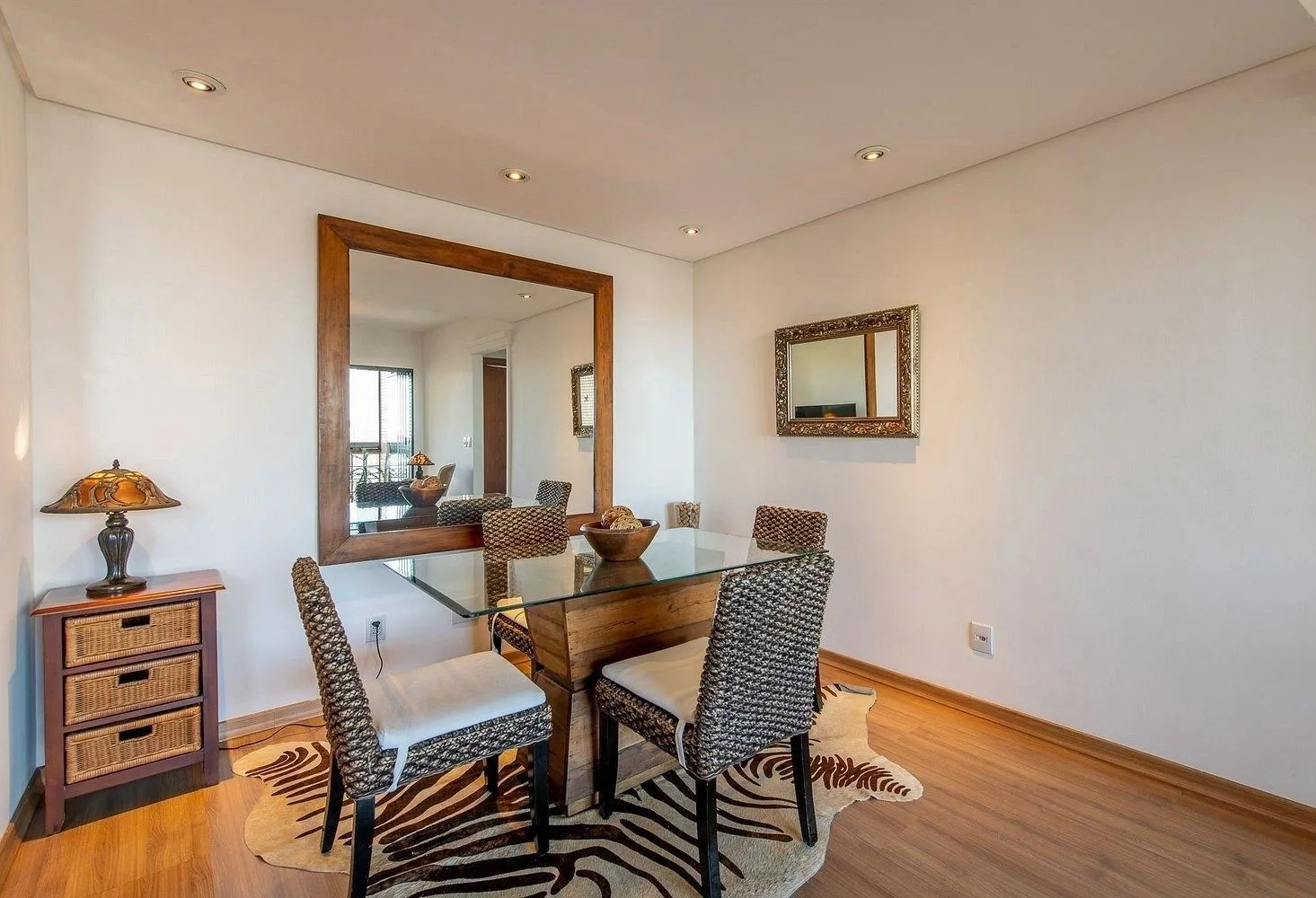 Imagem Apartamento de 2 dormitórios sendo 1 suíte e 1 vaga