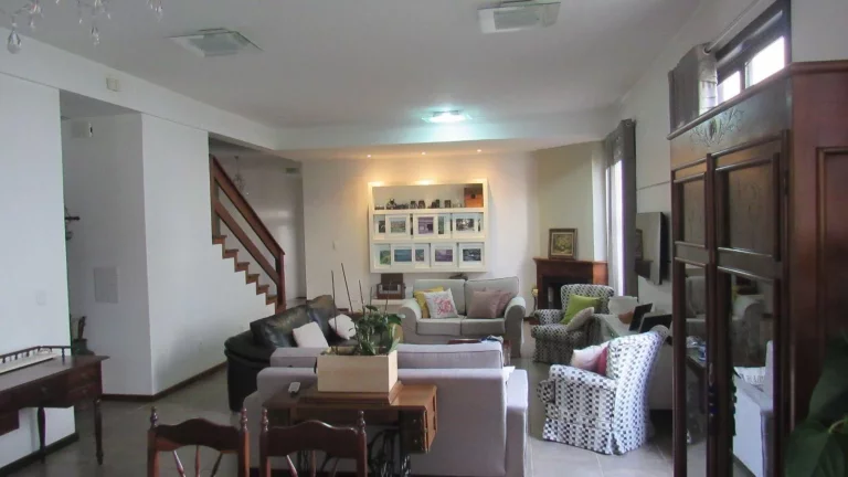 Imagem Casa para Venda em Concórdia, Centro, 4 dormitórios, 1 suíte, 3 banheiros