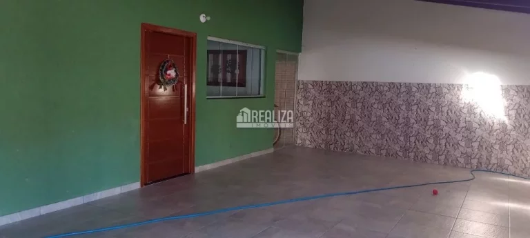 Imagem Casa à venda no bairro Jardim Elza Amuí IV, em Uberaba - 3 quartos, churrasqueira e móveis planejados