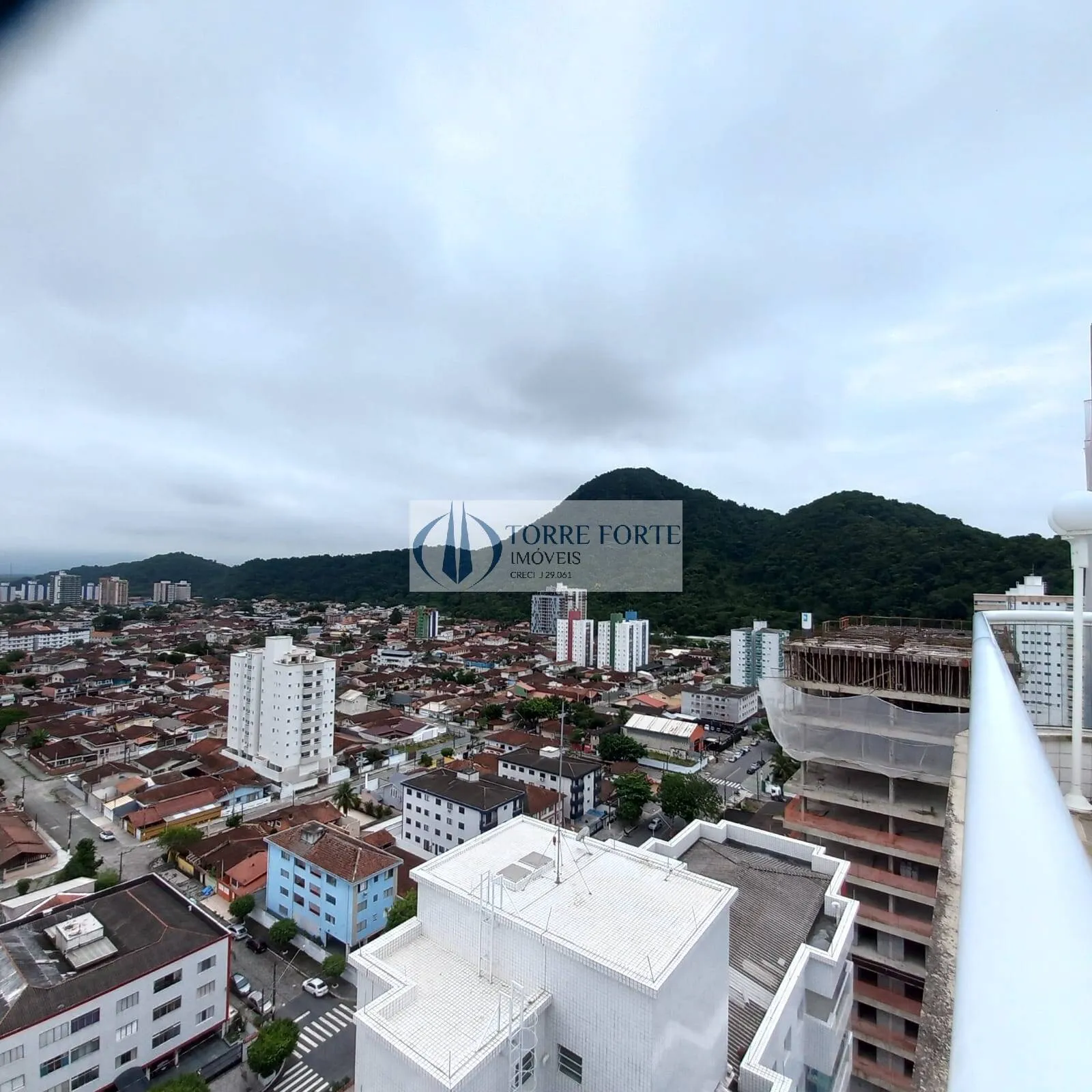 Imagem Excelente apartamento com 111 m² 3 dorm., sendo 2 suítes, no Canto do Forte