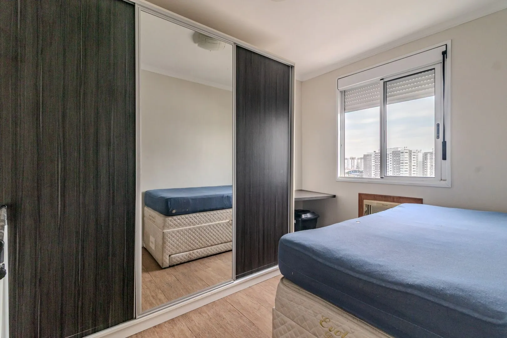 Imagem MÁFFER IMÓVEIS ALUGA LINDO APARTAMENTO 2 DORMITÓRIOS MOBILIADO COM GARAGEM NA AV. ASSIS BRASIL, PRÓXIMO AO SHOPPING LINDÓIA