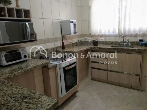 Imagem Esta casa está localizada no condomínio Colinas Ermitage, em Sousas, Campinas-SP, em um terreno de...