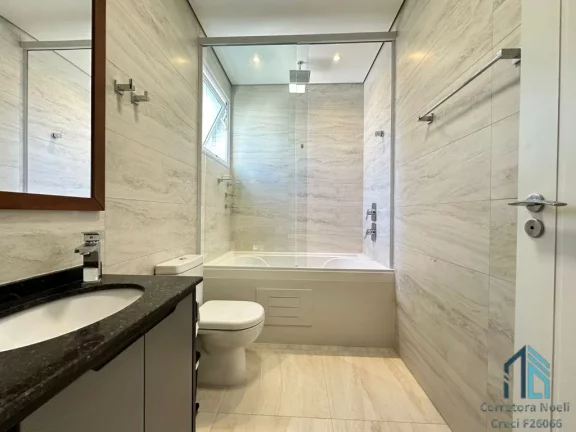 Imagem Apartamento 03 suítes, 02 vagas, andar alto em Balneário Camboriú SC