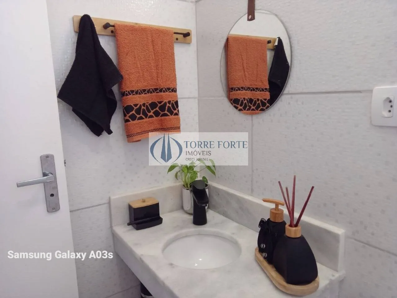 Imagem Linda casa de condomínio com 2 dormitórios, 1 suite e 1 vaga em Itanhaém .