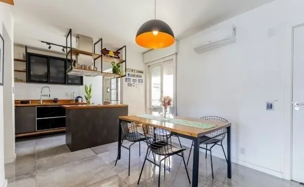 Imagem Apartamento na Cidade Baixa de 1 dormitório e dependência REFORMADO