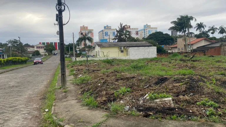 Imagem Terreno à Venda, 750 m² em Santa Augusta - Criciúma