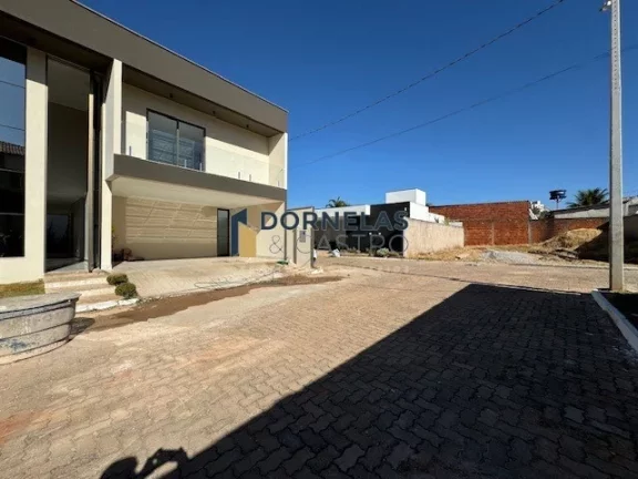 Imagem CASA COM 3 QUARTOS, 1 SUÍTE, VEREDA DA CRUZ, COND. FECHADO ACEITA CARRO