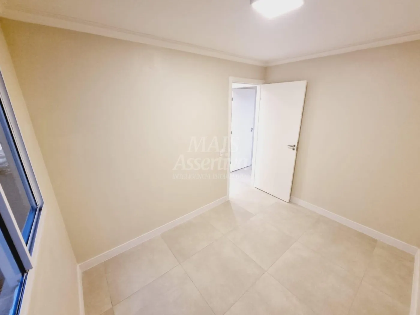 Imagem Ótimo apartamento à venda no bairro Hípica em POA - 2 dormitórios