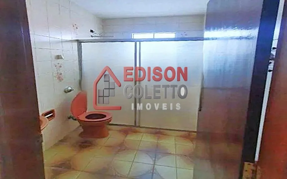Imagem Casa à venda, 4 quartos, 3 vagas, no bairro Santa Terezinha em Piracicaba - SP!!
