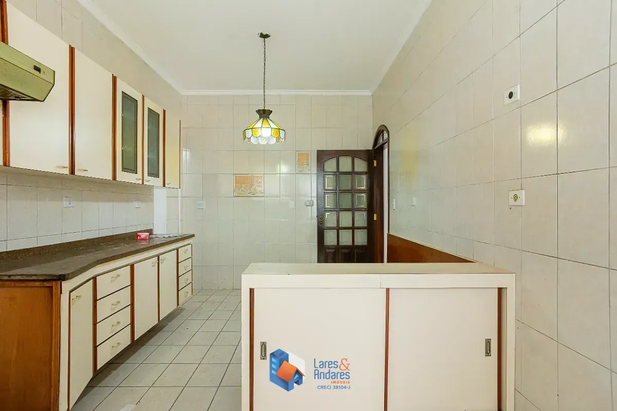 Imagem Sobrado para venda em Conjunto Residencial Butantã com 5 quartos, sendo 2 suítes, 187m²