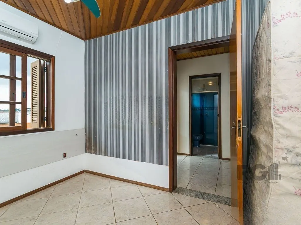 Imagem Casa de 3 dormitórios, no bairro Campo Novo