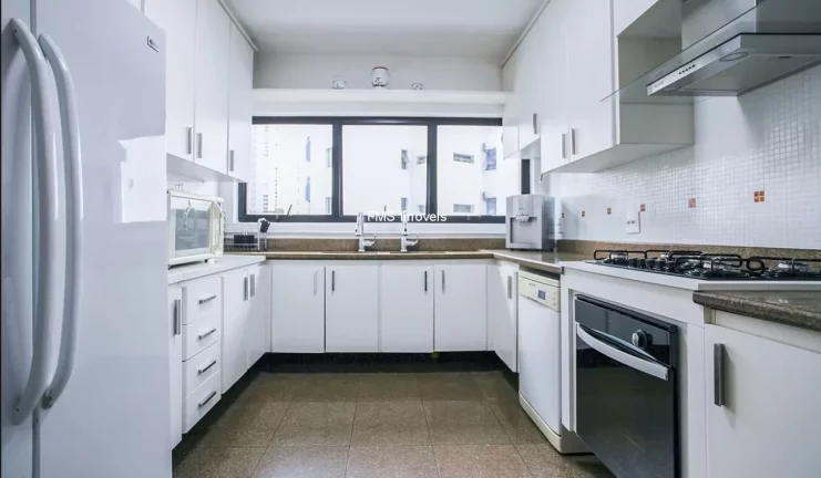 Imagem Apartamento de 5 quartos com 4 suítes e 4 vagas no Jardim Vila Mariana