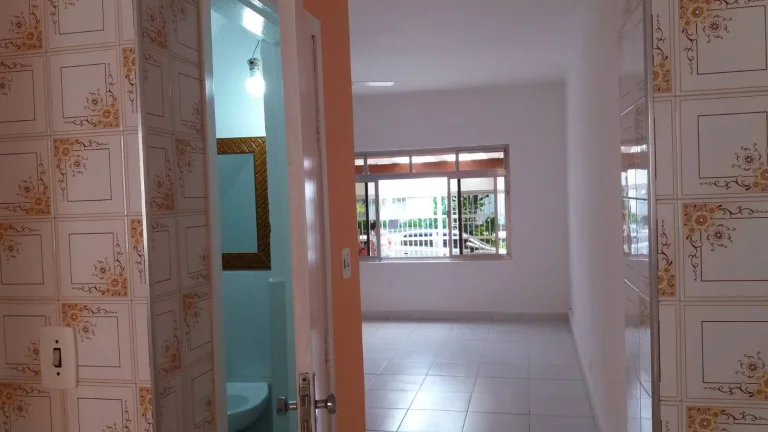 Imagem Sobrado 166m² 2 Dormitorios Grandes mais 1 Edicula e 2 Vagas de Garagens