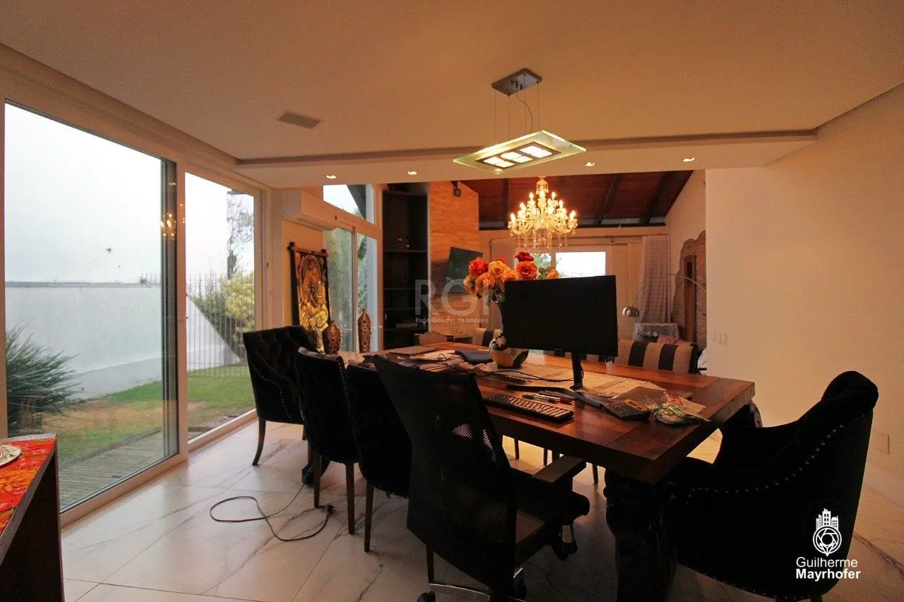 Imagem Casa para Venda - 650m², 4 dormitórios, sendo 3 suites, 4 vagas - Chácara das Pedras