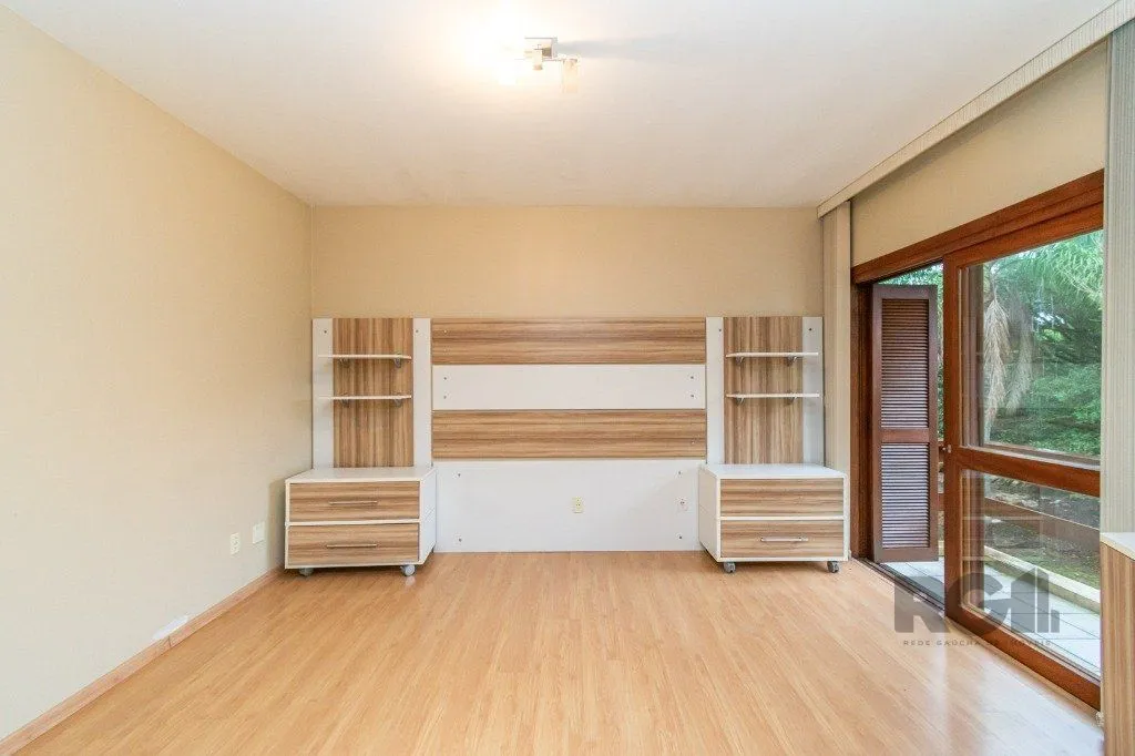 Imagem Casa Condominio no bairro Guarujá de 3 dormitórios 1 vaga