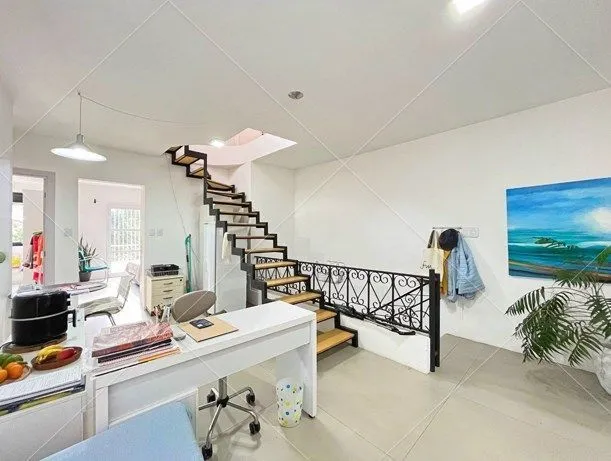 Imagem Casa para Venda - 3 dormitórios, sendo 1 suites, 2 vagas - Menino Deus