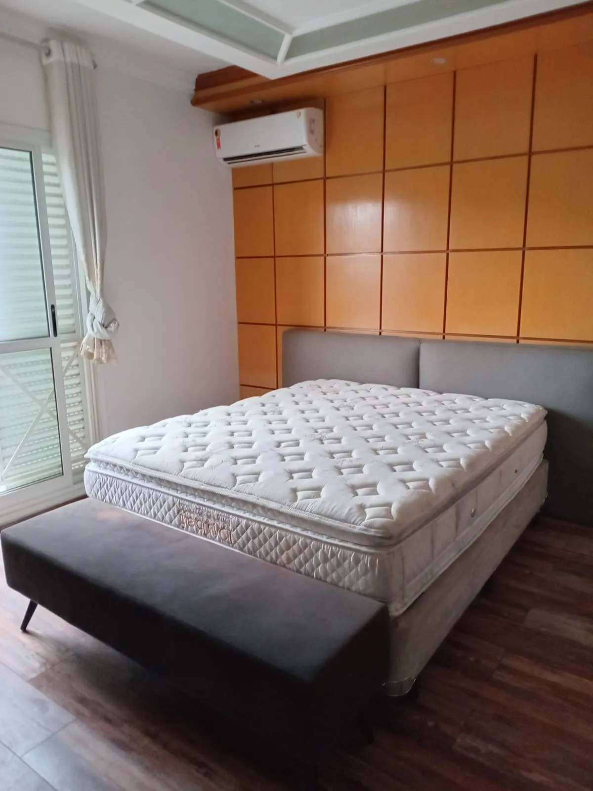 Imagem Casa de alto padrão em condomínio no Tamboré, Santana de Parnaíba-SP: 4 quartos, 4 suítes, 2 salas, 4 banheiros, 4 vagas.