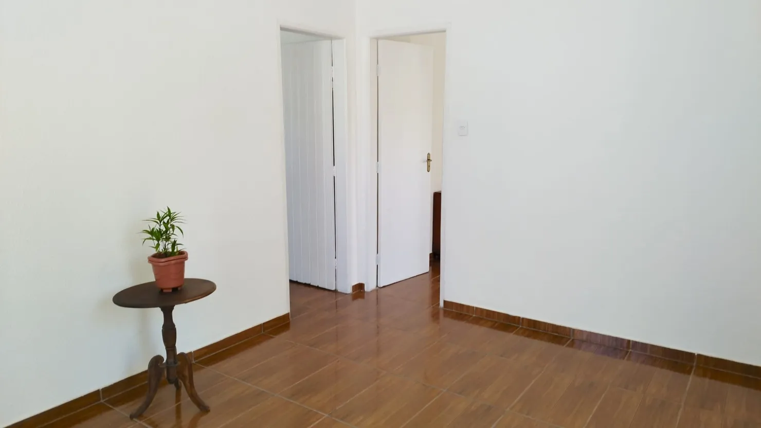 Foto do imóvel Comercial à venda 2 Vagas, 250M², Centro, Taubaté - SP