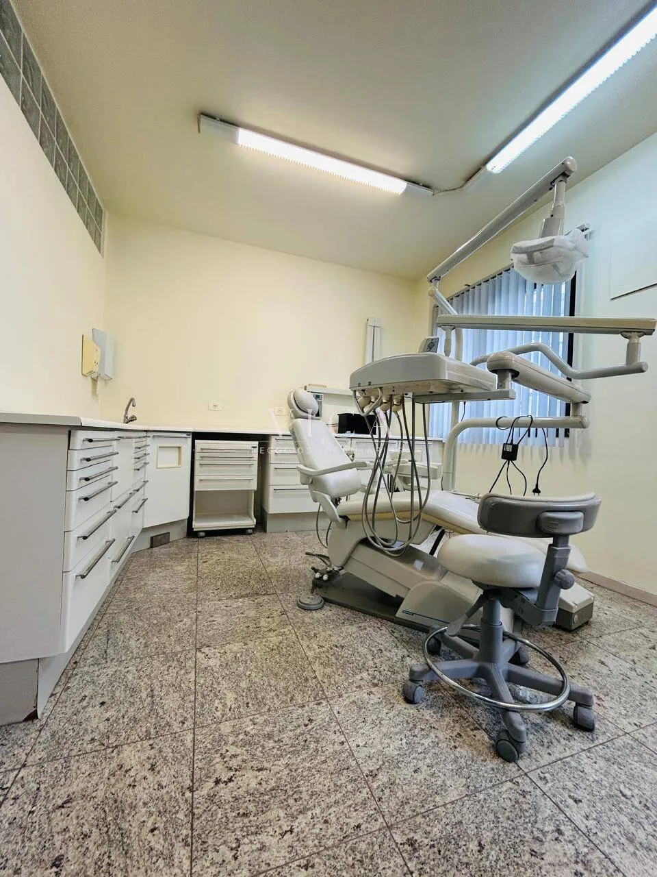 Imagem Venda de Consultório Dentário 35m² para venda R$ 300.001,- Alphaville/SP
