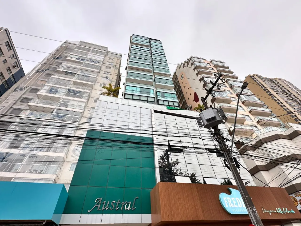 Foto do imóvel Apartamento com vista para o mar à venda com 120m2 por R$ 2.440.000,00