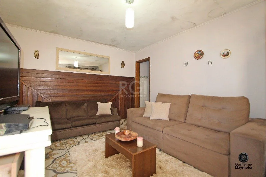 Imagem Casa para Venda - 300m², 6 dormitórios, sendo 1 suites, 3 vagas - Menino Deus