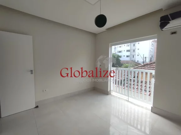 Imagem CASA 03 DORMITÓRIOS COM 03 e SUÍTE E CLOSET VAGA DE GARAGEM E 03 BANHEIROS R$ 1.750.000,00, NO EMBARÉ EM SANTOS