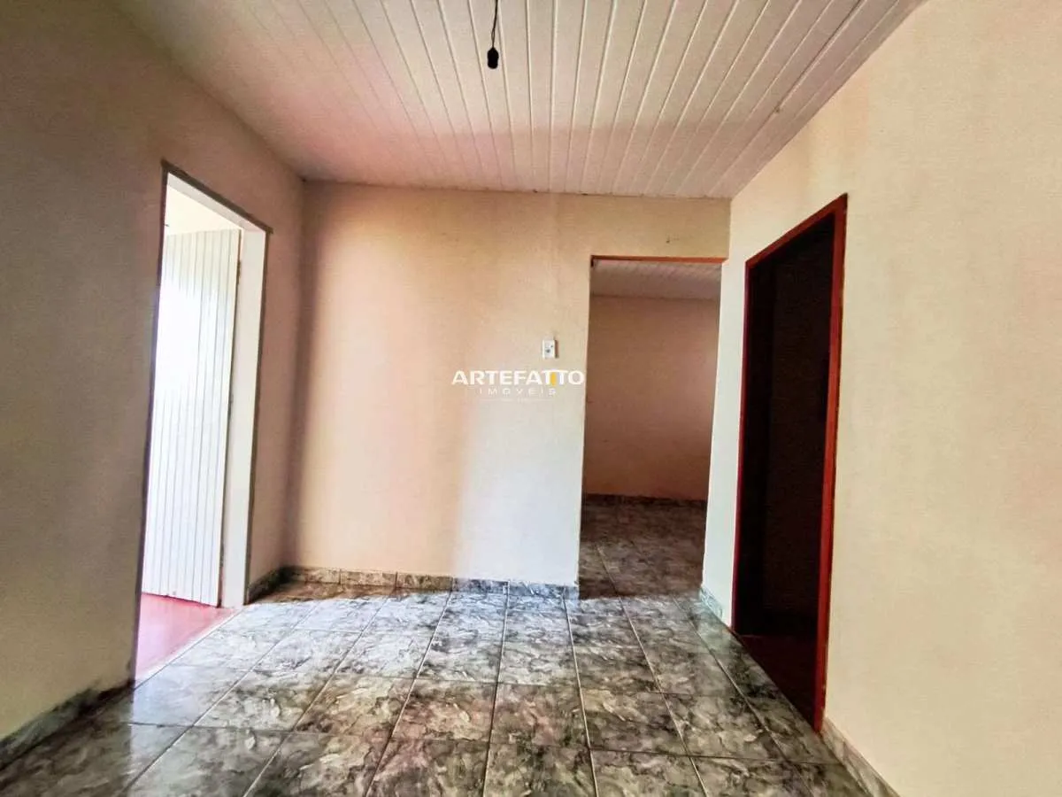 Duas casas no mesmo terreno (Bairro Santa Cruz) - Quase 500 m2!