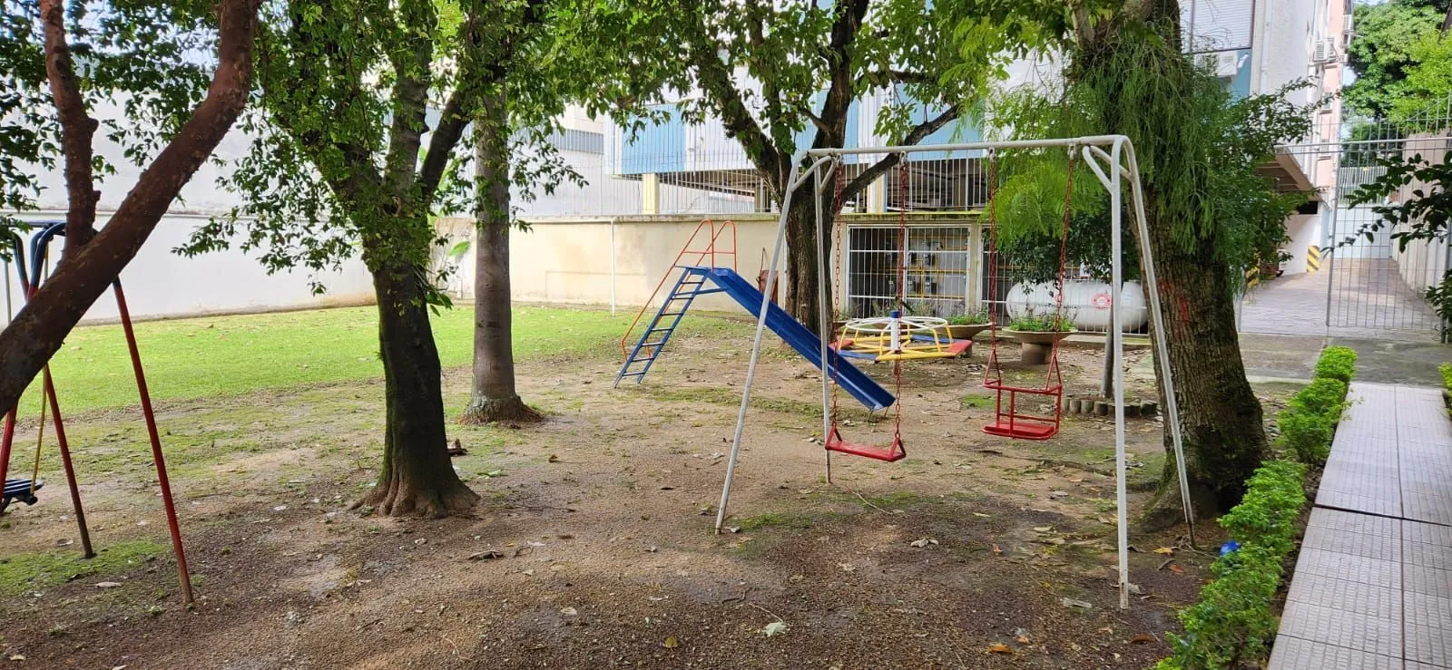 Imagem Apartamento de 3 quartos, suíte 1 vaga de garagem bairro Santana em Porto Alegre