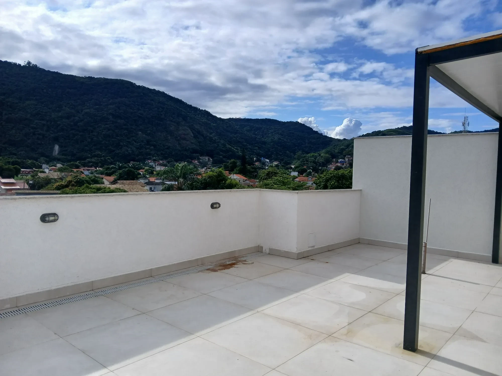 Imagem Cobertura com 2 Quartos à Venda, 174 metros em Piratininga - Niterói