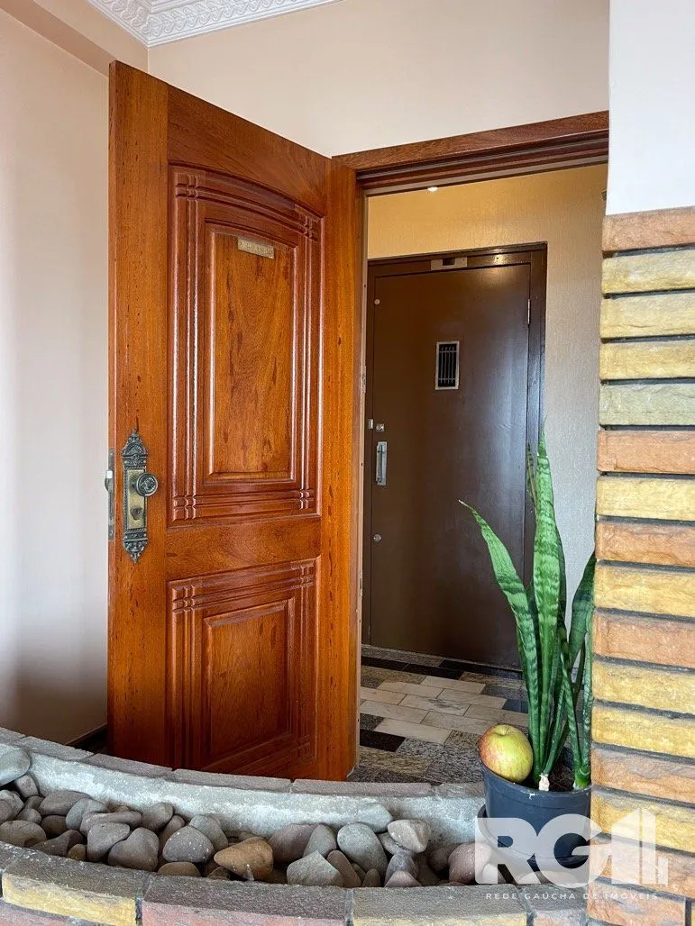 Imagem 303m2 Apartamento com 5 dormitórios no centro da capital.