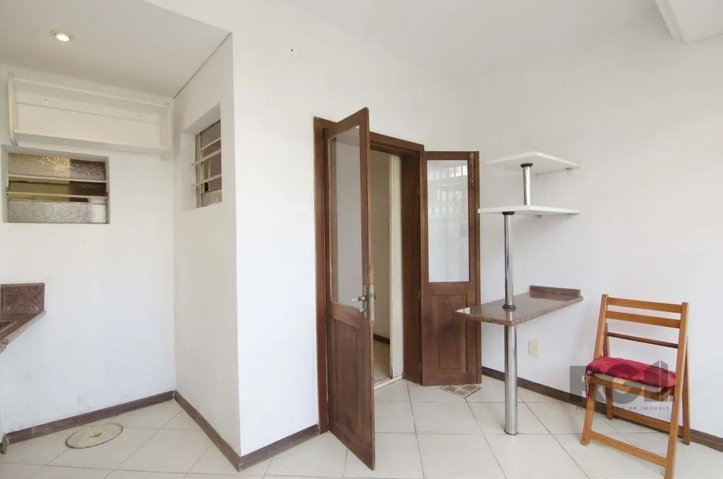 Imagem Excelente casa de 116m² com 2 dormitórios no bairro Cidade Baixa.