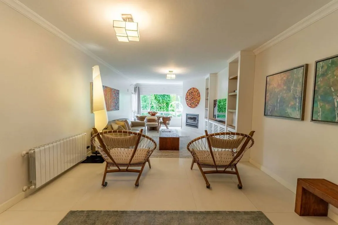 Imagem Vende-se Apartamento em Gramado, Bairro Bavária, com 3 quartos