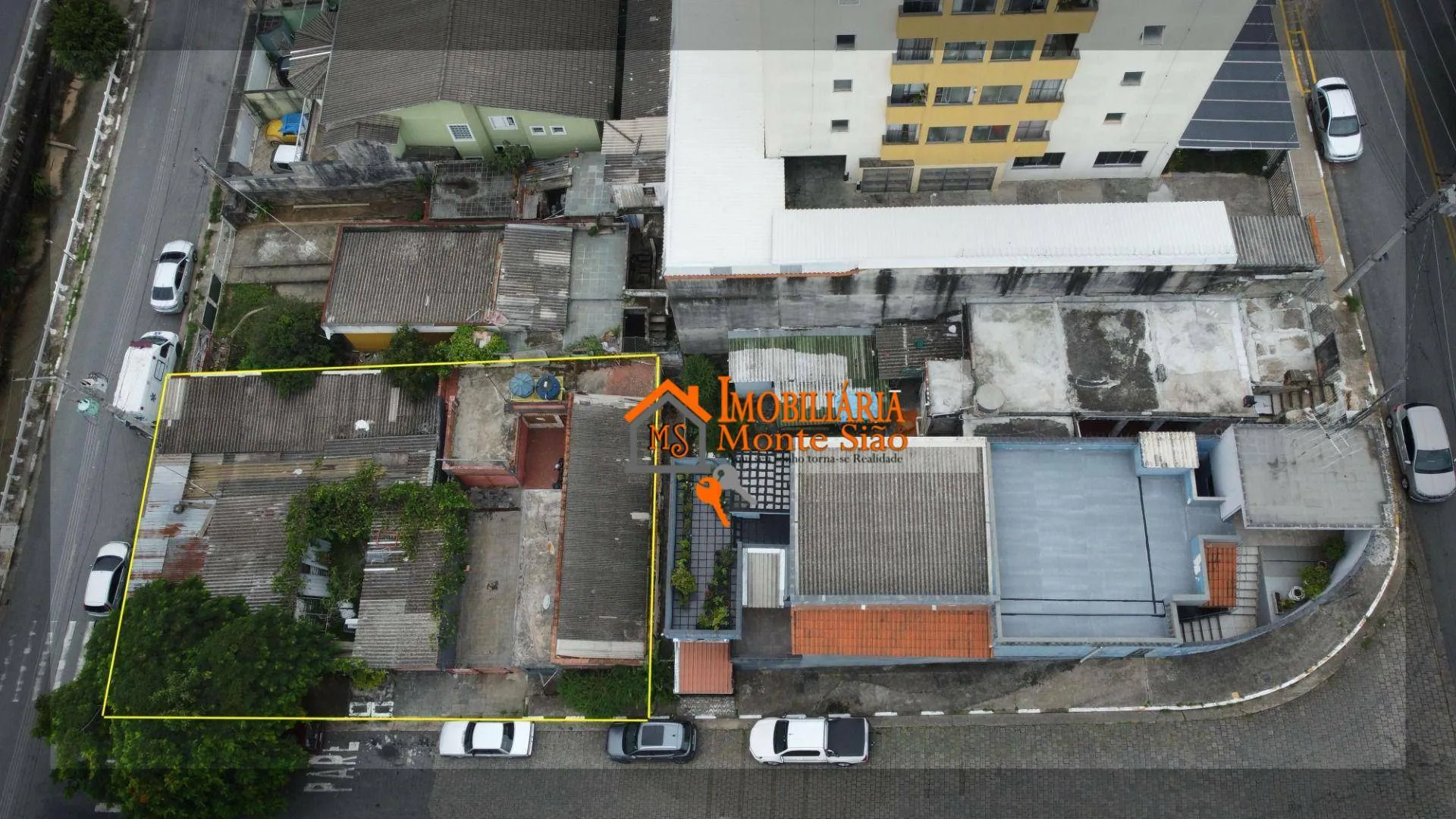 Foto do imóvel Terreno à venda com 400 m² no Jardim Vila Galvão - Guarulhos/SP