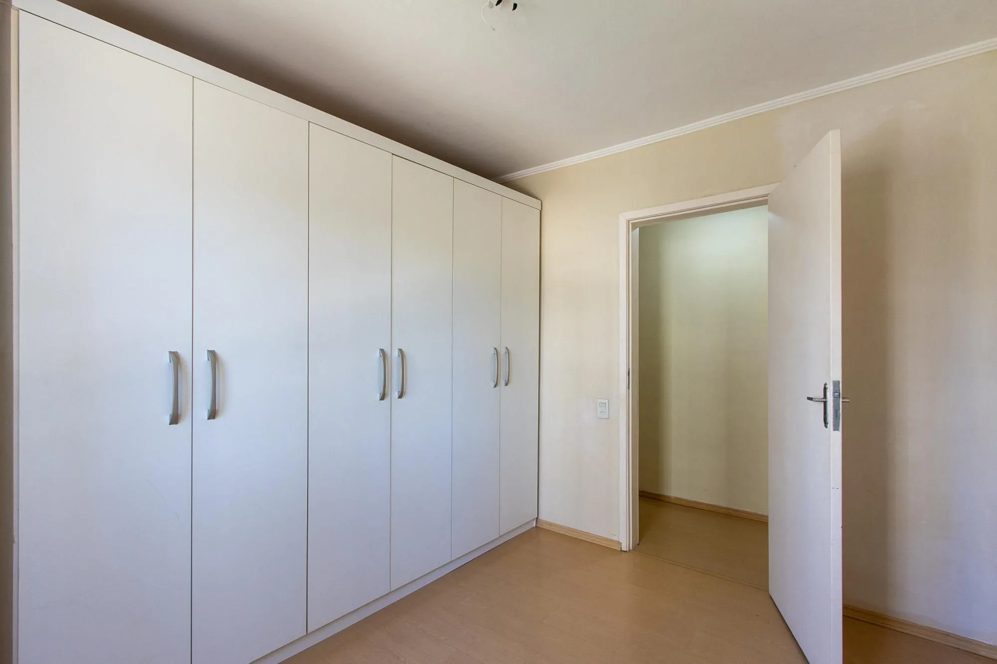 Imagem Excelente Apartamento 2 Dormitórios na Av. Wenceslau Escobar