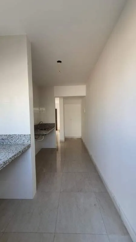 Imagem Casa duplex à venda, 3 quartos, 1 suíte, 2 vagas, Novo Centro - Santa Luzia/MG