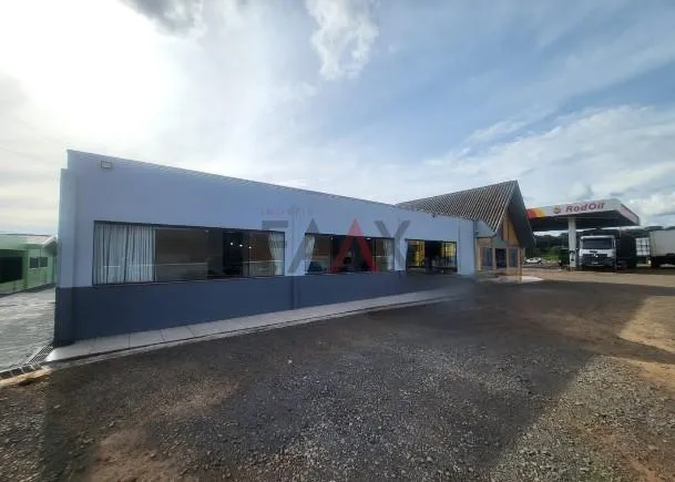 Imóvel Comercial a venda, atualmente com restaurante em funcionamento.