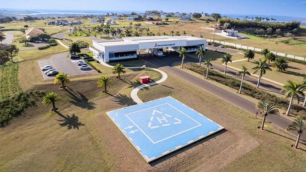 Casa mobiliada à venda no Riviera de Santa Cristina XIII, Setor Marina, com piscina e energia fotovoltaica em Riviera de Santa Cristina XIII, PARANAPANEMA - SP