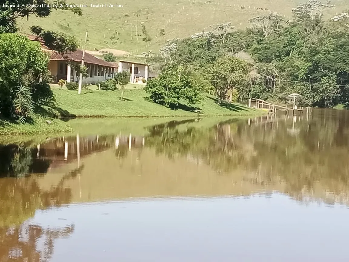 Imagem Sítio para Venda em Santa Isabel, Santa Isabel, 4 dormitórios, 2 suítes, 2 banheiros, 2 vagas