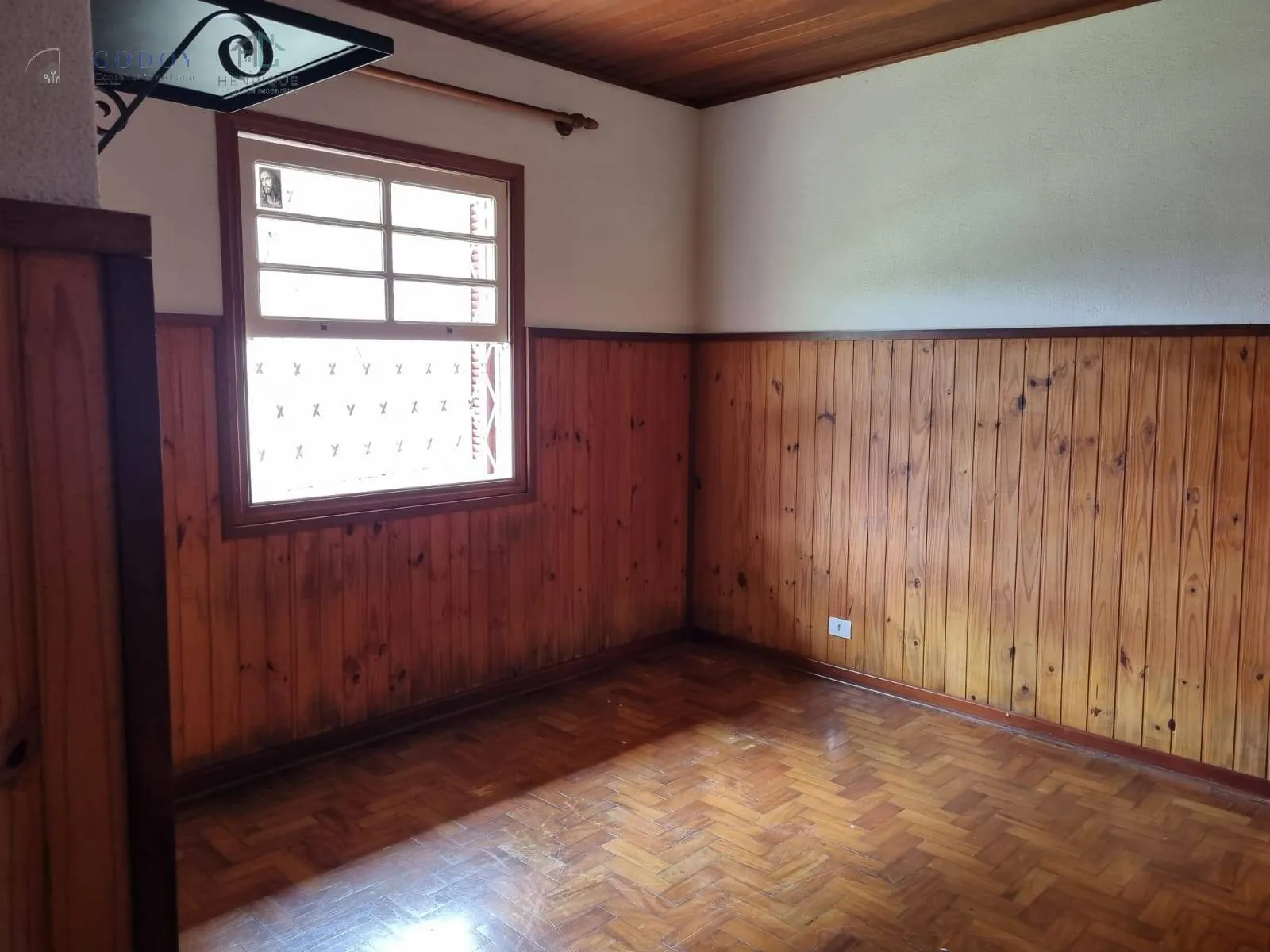 Imagem Casa Campos do Jordão Ideal para moradia ou investimento em pousada/airbnb.