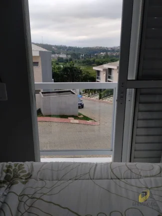 Imagem Casa em Condomínio à Venda em Cotia-SP, com 3 Quartos sendo 1 Suíte, 2 Salas, 3 Banheiros, 2 Vagas, 86m².