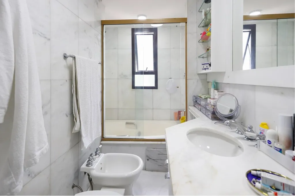 Imagem Apartamento à venda em São Paulo, Higienópolis, com 3 quartos, 130m2