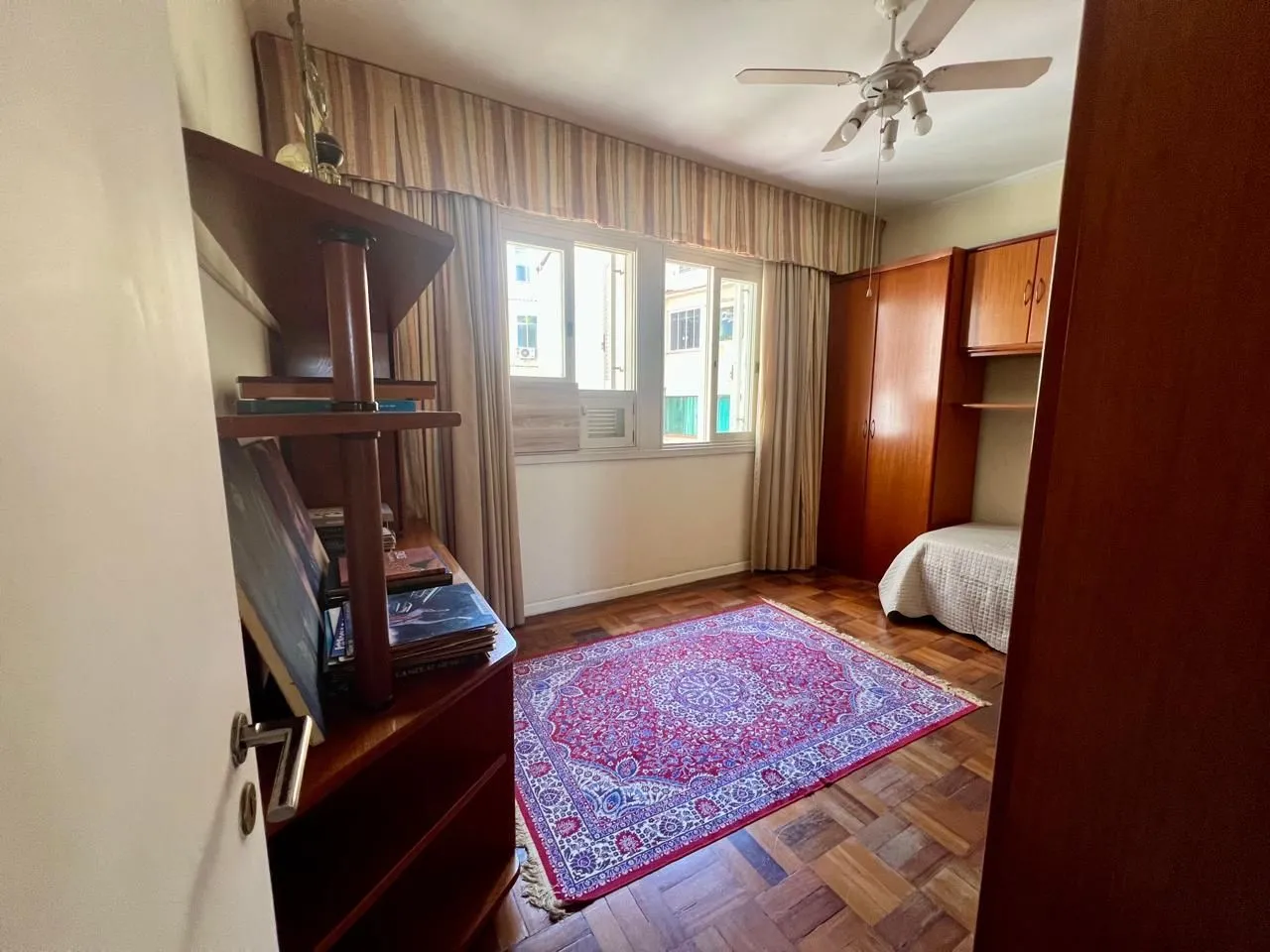 Imagem Apartamento 3 dormitórios com 80m2 no bairro Floresta.